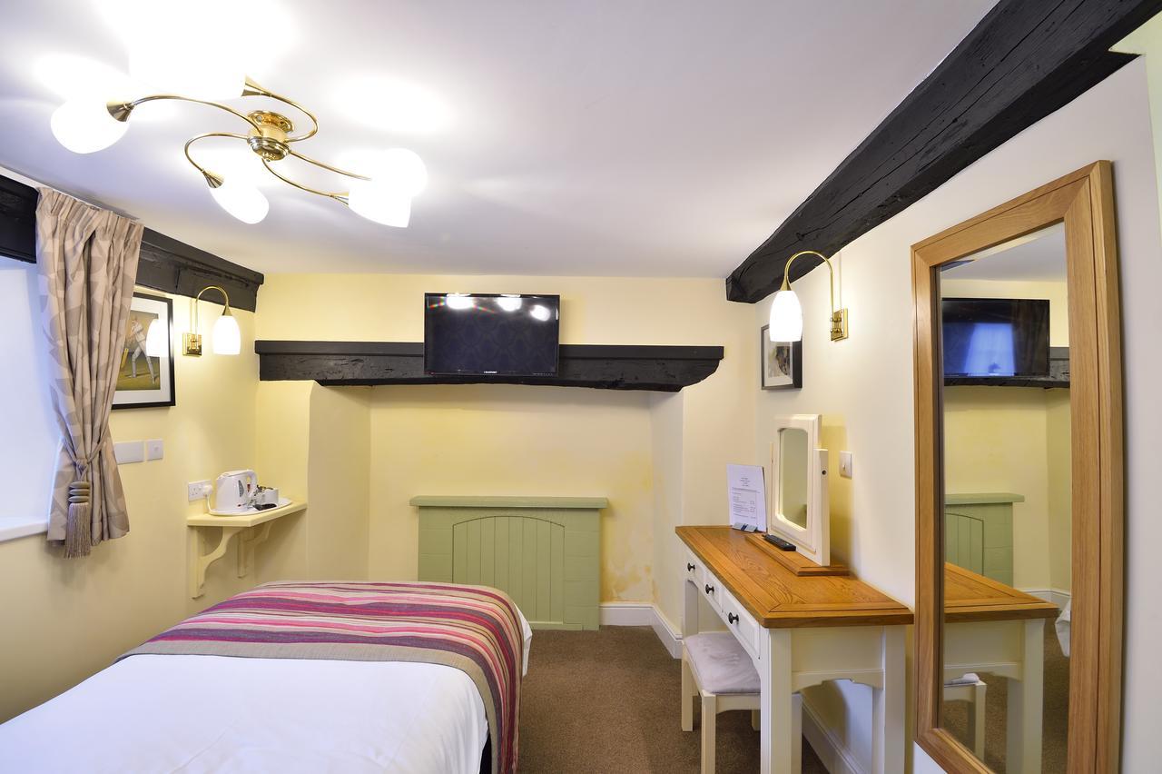 The Royal Victoria And Bull Hotel Дартфорд Экстерьер фото